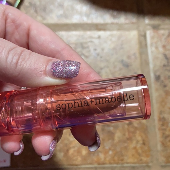 Sophia & Mabelle 2-in-1 lipstick balm - Picture 3 of 3